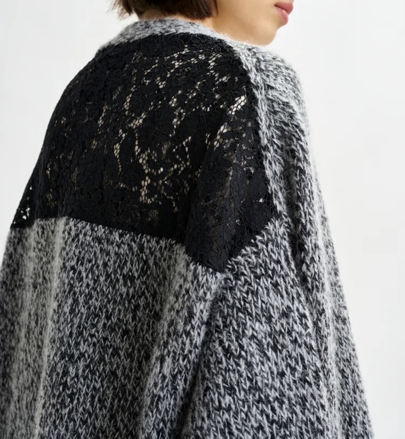 Cardigan lungo con tasche Essentiel ESSENTIEL Abbigliamento e accessori > Abbigliamento - dettaglio 2
