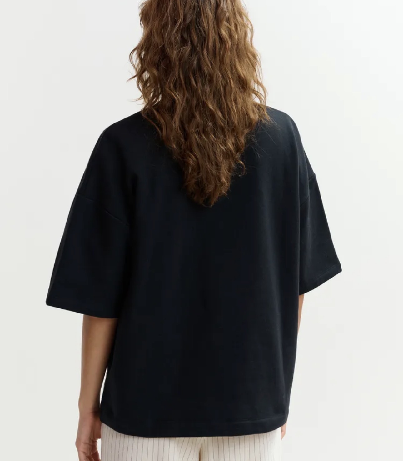 Felpa mezza manica pizzo Essentiel ESSENTIEL Abbigliamento e accessori > Abbigliamento - dettaglio 3