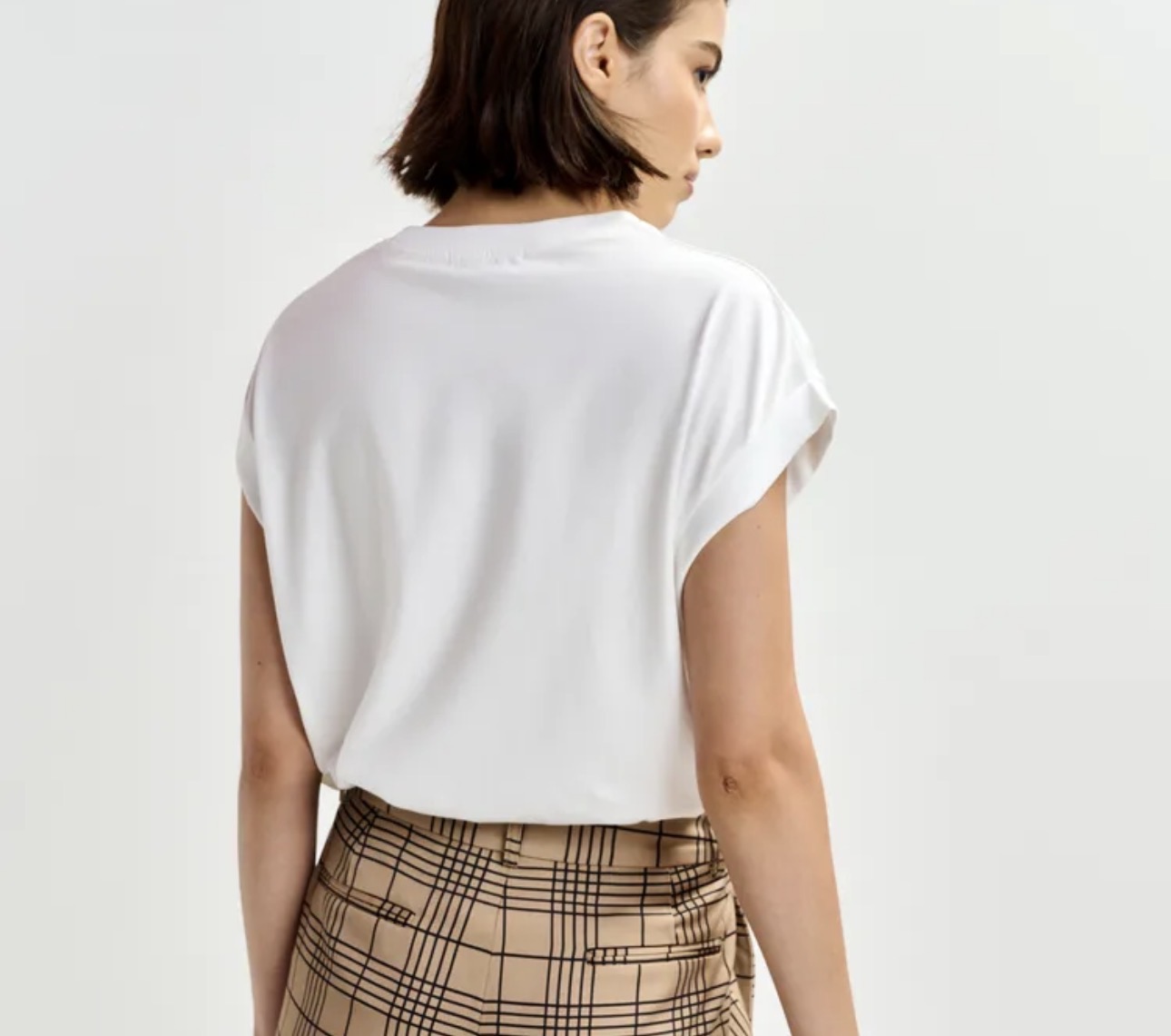 T-shirt applicazione corallini Essentiel ESSENTIEL Abbigliamento e accessori > Abbigliamento - dettaglio 8