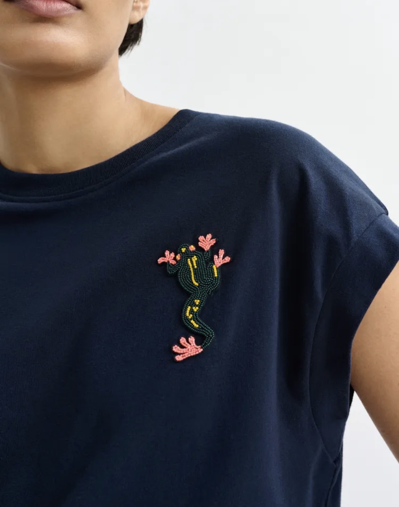 T-shirt applicazione corallini Essentiel ESSENTIEL Abbigliamento e accessori > Abbigliamento - dettaglio 4