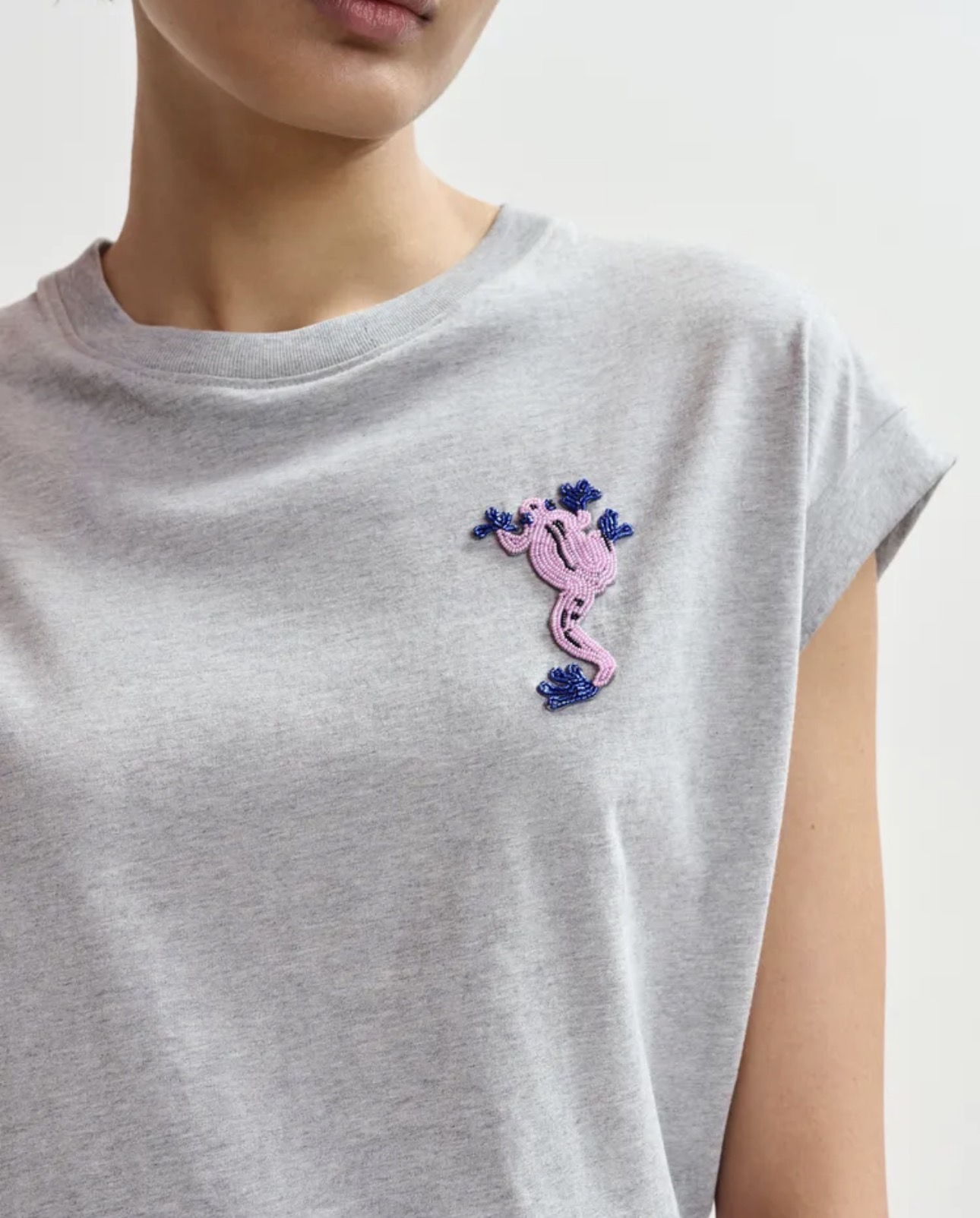 T-shirt applicazione corallini Essentiel ESSENTIEL Abbigliamento e accessori > Abbigliamento - dettaglio 1