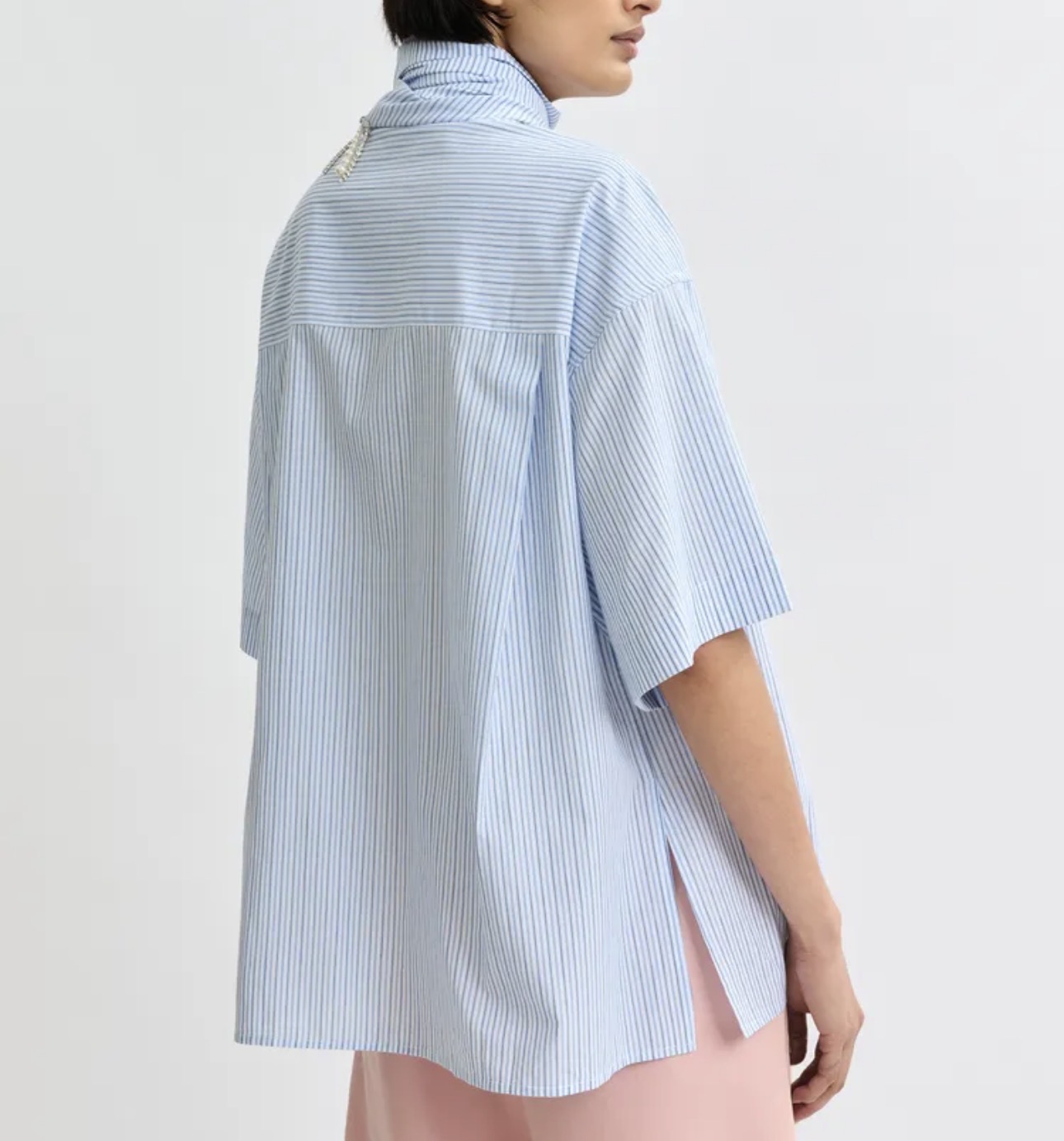 Camicia bandana con applicazioni di perle e strass Essentiel ESSENTIEL Abbigliamento e accessori > Abbigliamento - dettaglio 2